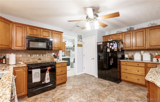 3118 Greenleaves Drive, Jeffersonville, IN 47130