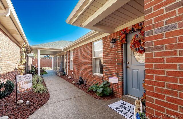 3118 Greenleaves Drive, Jeffersonville, IN 47130