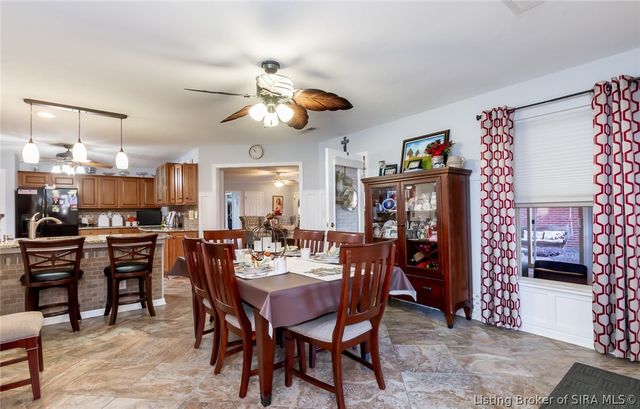 3118 Greenleaves Drive, Jeffersonville, IN 47130