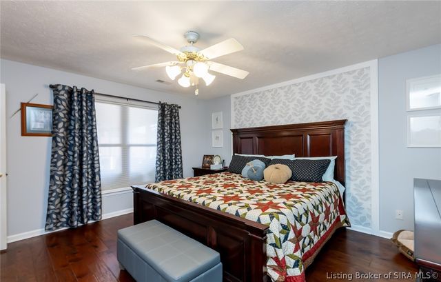 3118 Greenleaves Drive, Jeffersonville, IN 47130