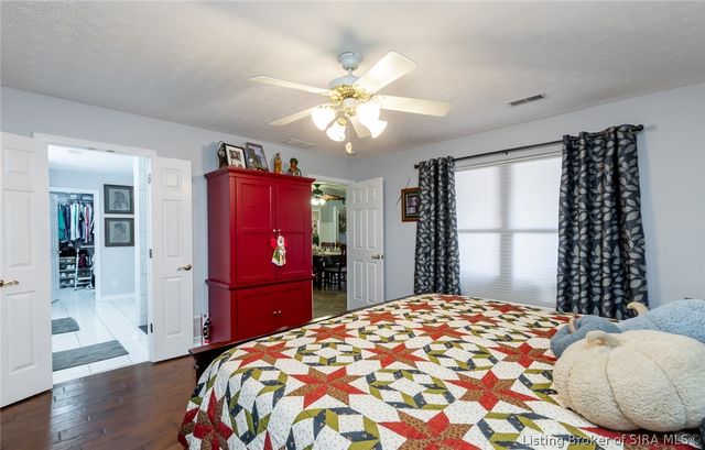 3118 Greenleaves Drive, Jeffersonville, IN 47130