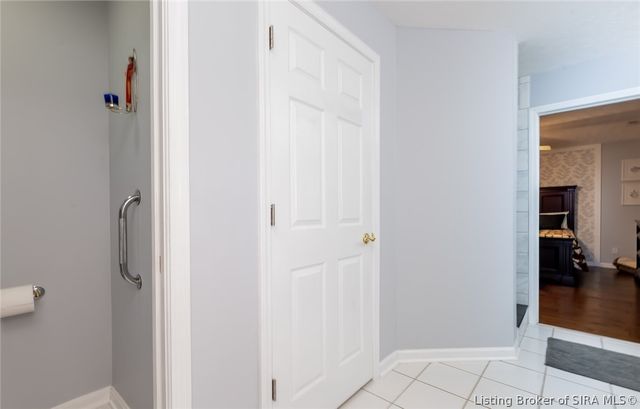 3118 Greenleaves Drive, Jeffersonville, IN 47130