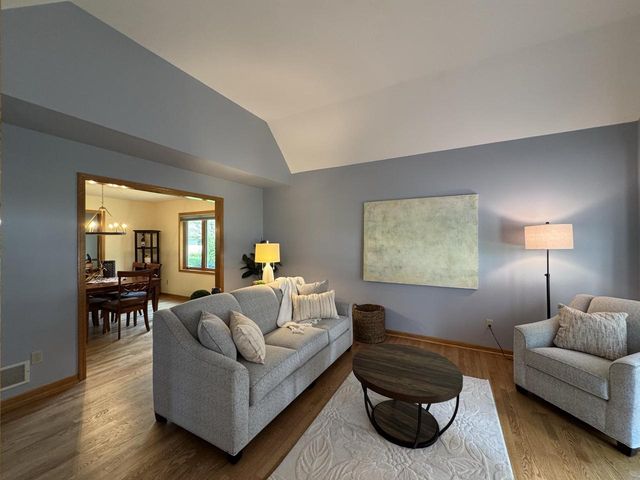 680 River Meadow DRIVE, Hartland, WI 53029