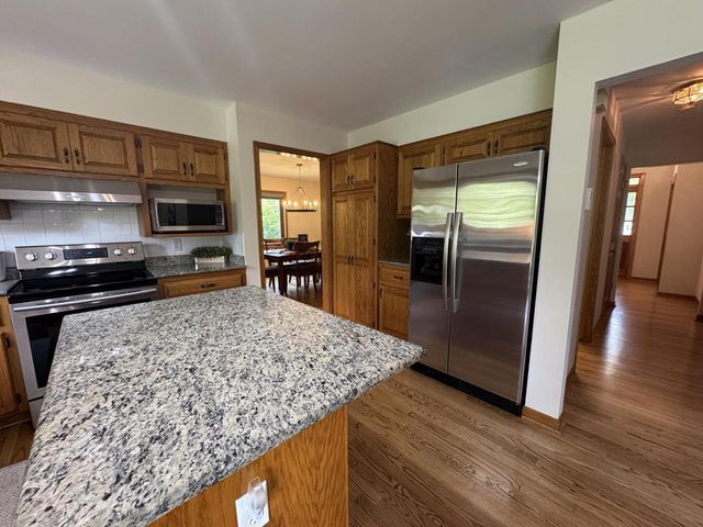 680 River Meadow DRIVE, Hartland, WI 53029