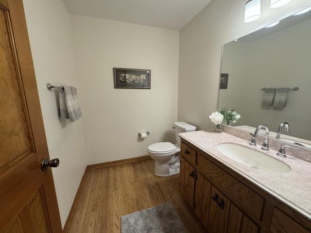 680 River Meadow DRIVE, Hartland, WI 53029