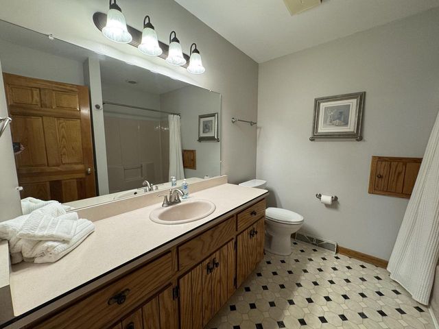 680 River Meadow DRIVE, Hartland, WI 53029