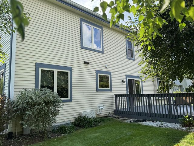 680 River Meadow DRIVE, Hartland, WI 53029