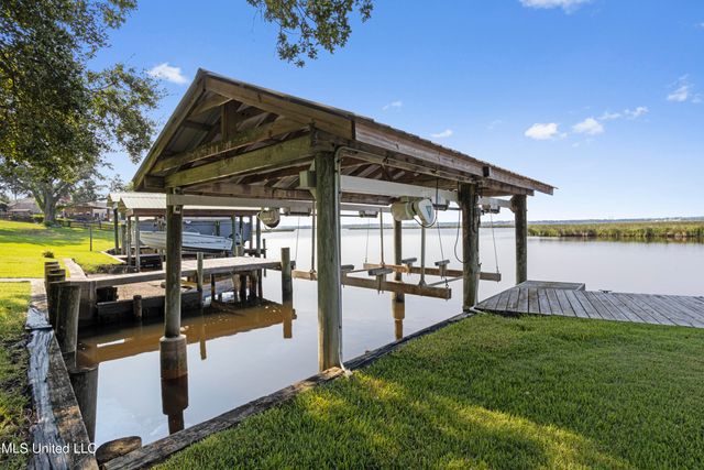 2509 S Shore Drive, Biloxi, MS 39532