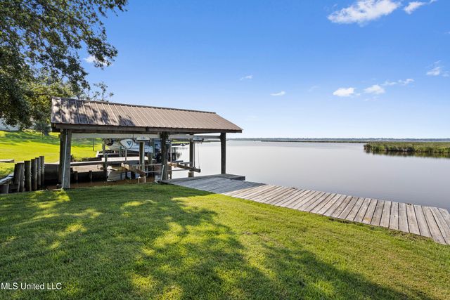 2509 S Shore Drive, Biloxi, MS 39532