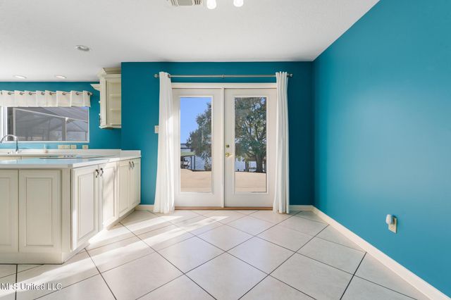 2509 S Shore Drive, Biloxi, MS 39532