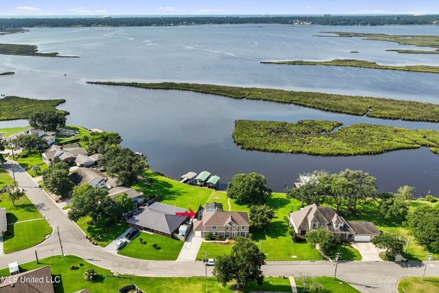 2509 S Shore Drive, Biloxi, MS 39532