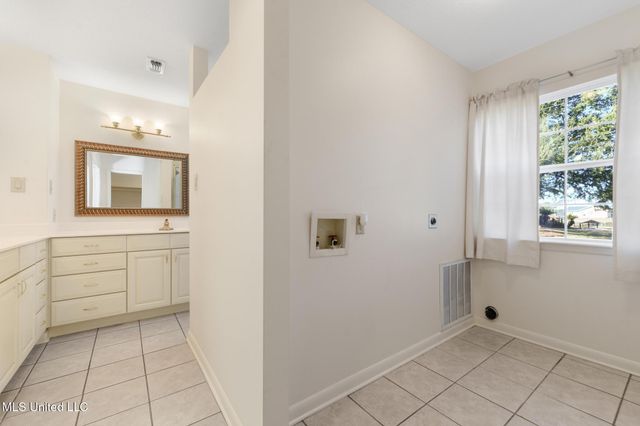 2509 S Shore Drive, Biloxi, MS 39532