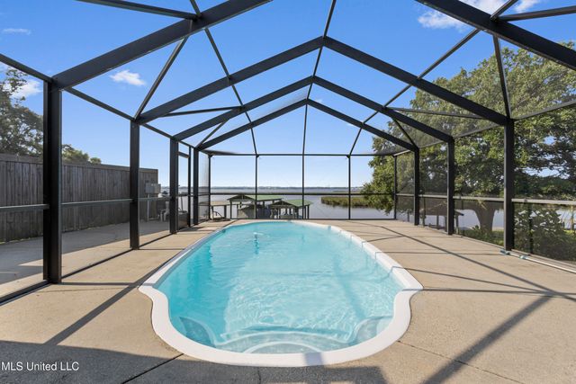 2509 S Shore Drive, Biloxi, MS 39532