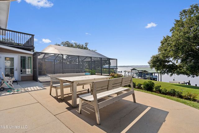 2509 S Shore Drive, Biloxi, MS 39532