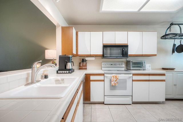 29414 Circle R Greens, Escondido, CA 92026