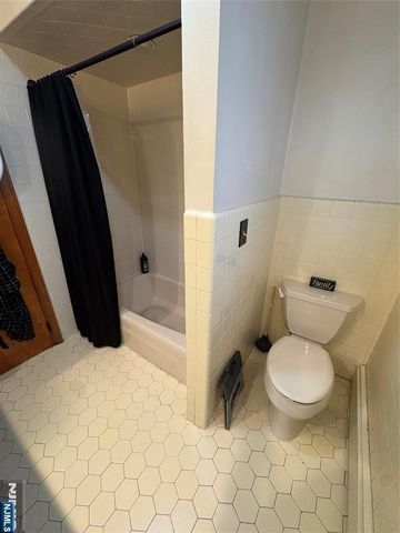 238 New Street, Lyndhurst, NJ 07071