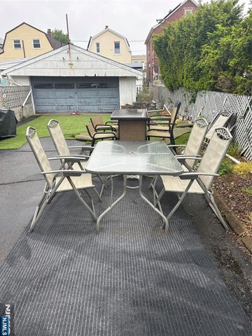 238 New Street, Lyndhurst, NJ 07071