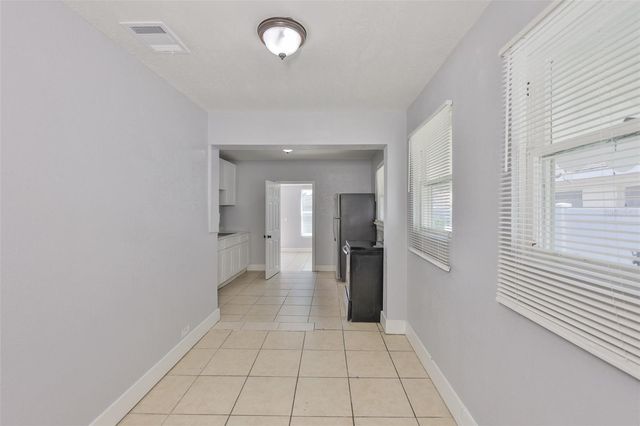 4736 5TH AVENUE S, St Petersburg, FL 33711