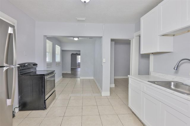 4736 5TH AVENUE S, St Petersburg, FL 33711