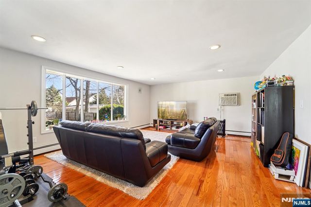 359 Bogert Bogert, Ridgewood, NJ 07450