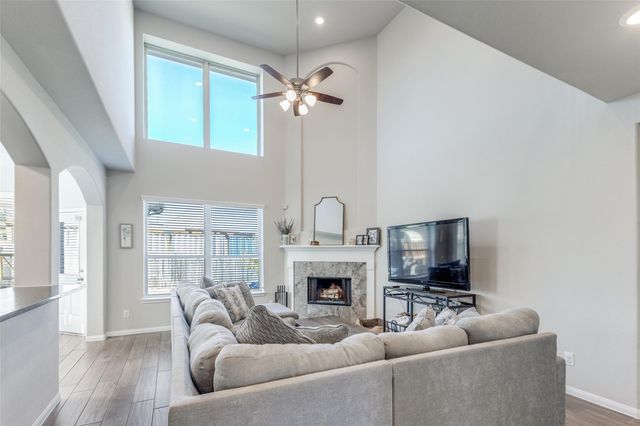 3503 Whittier, Montgomery, TX 77356