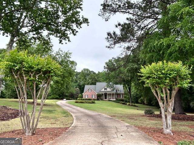 105 Meadow Trail, Social Circle, GA 30025