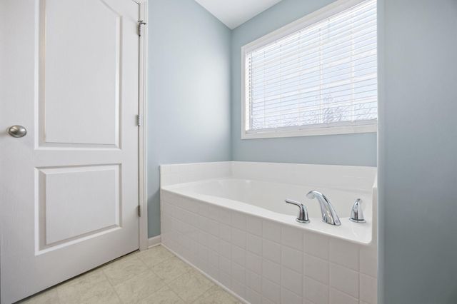 100 Summit Drive, Georgetown, KY 40324