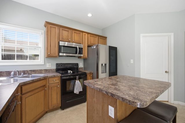 100 Summit Drive, Georgetown, KY 40324