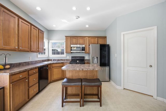 100 Summit Drive, Georgetown, KY 40324