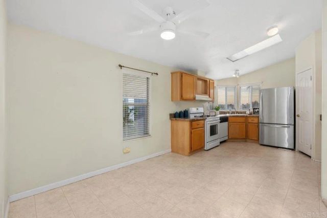 1600 E Vista Way 21, Vista, CA 92084