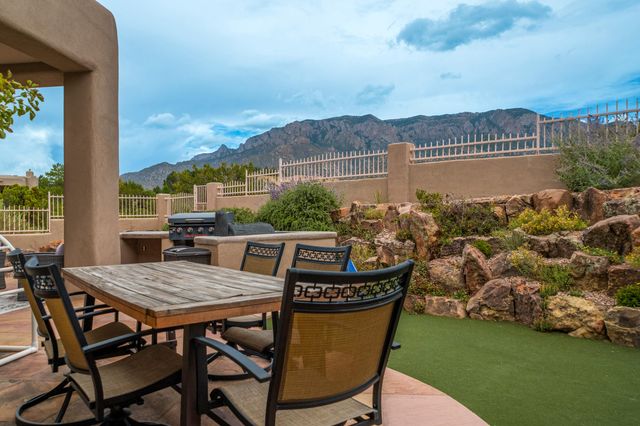 13709 Quaking Aspen Place NE, Albuquerque, NM 87111