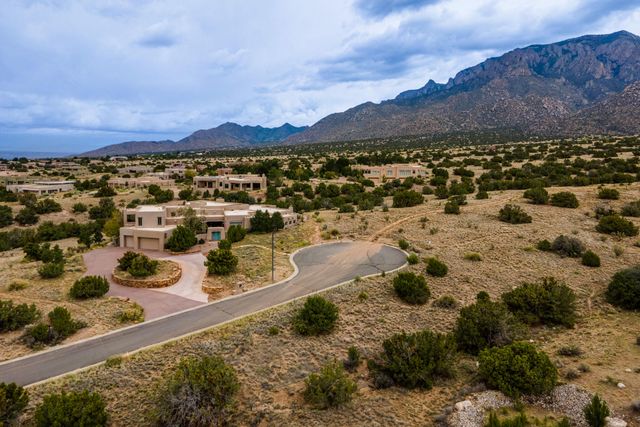 13709 Quaking Aspen Place NE, Albuquerque, NM 87111