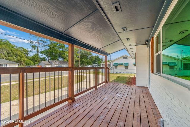 350 N 6TH Street, Macclenny, FL 32063