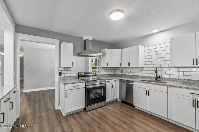 350 N 6TH Street, Macclenny, FL 32063