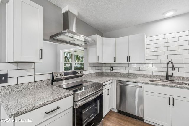 350 N 6TH Street, Macclenny, FL 32063