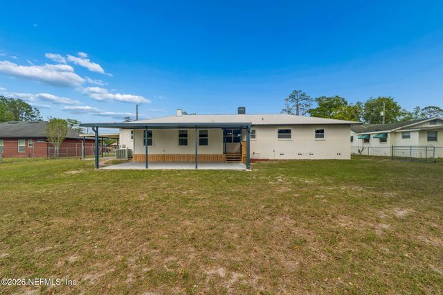 350 N 6TH Street, Macclenny, FL 32063