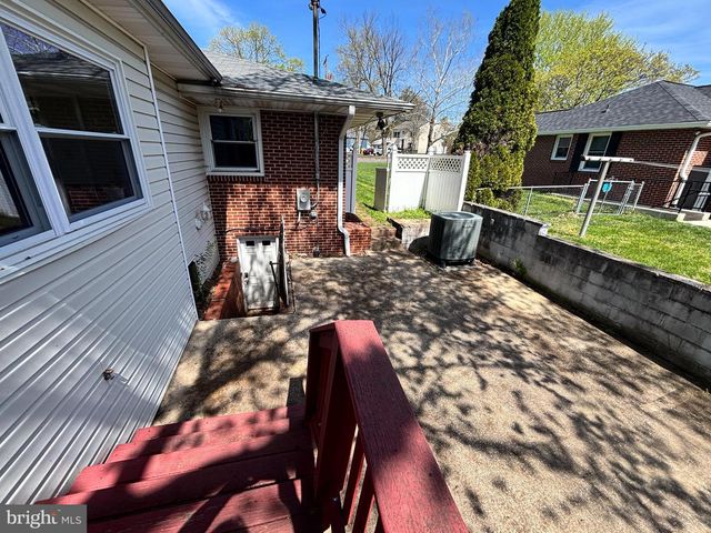 7686 BRIAR LN, Pasadena, MD 21122