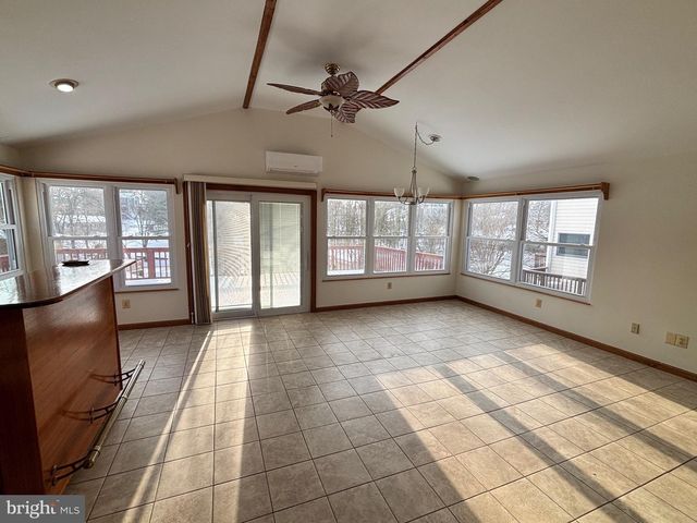 7686 BRIAR LN, Pasadena, MD 21122