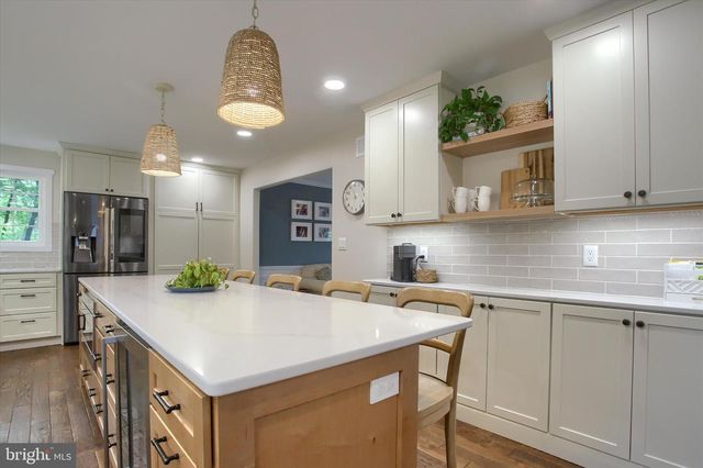 6319 VALLEYBROOK DR, Mechanicsburg, PA 17050