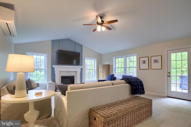 6319 VALLEYBROOK DR, Mechanicsburg, PA 17050