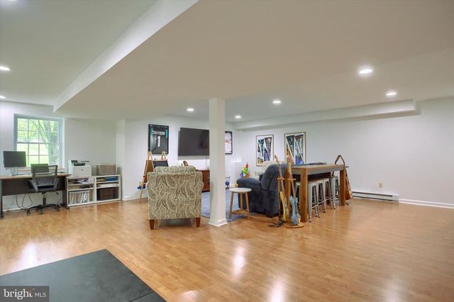 6319 VALLEYBROOK DR, Mechanicsburg, PA 17050