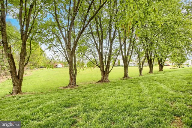 6319 VALLEYBROOK DR, Mechanicsburg, PA 17050