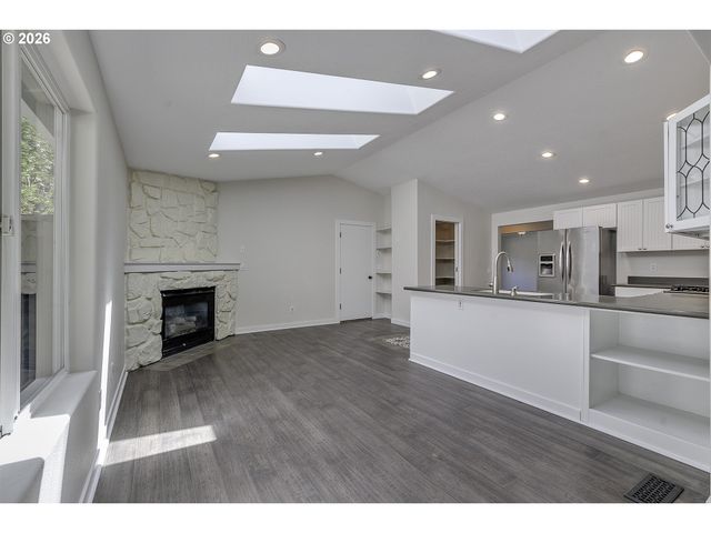 67 Sw 212TH Ave, Beaverton, OR 97006