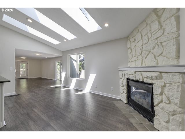 67 Sw 212TH Ave, Beaverton, OR 97006