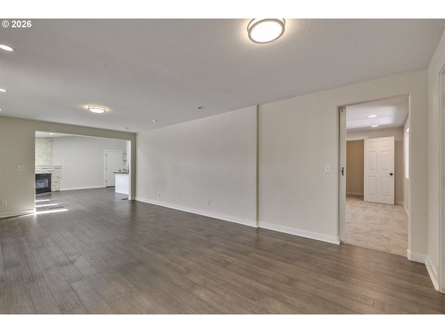 67 Sw 212TH Ave, Beaverton, OR 97006