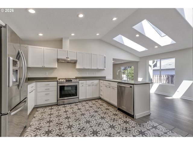 67 Sw 212TH Ave, Beaverton, OR 97006