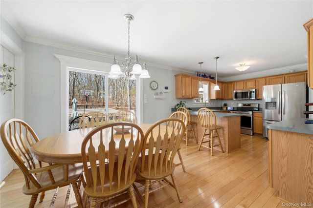 4 Doral Lane, Yaphank, NY 11980
