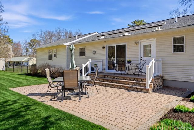 4 Doral Lane, Yaphank, NY 11980