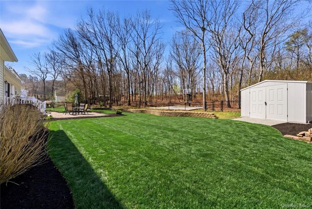 4 Doral Lane, Yaphank, NY 11980