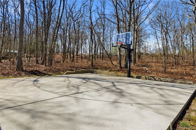 4 Doral Lane, Yaphank, NY 11980